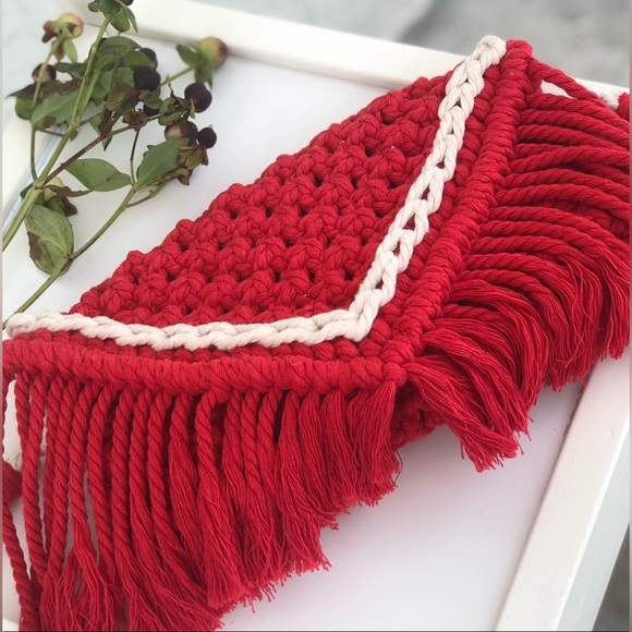 Red Purse Macrame - Picture 1 of 5